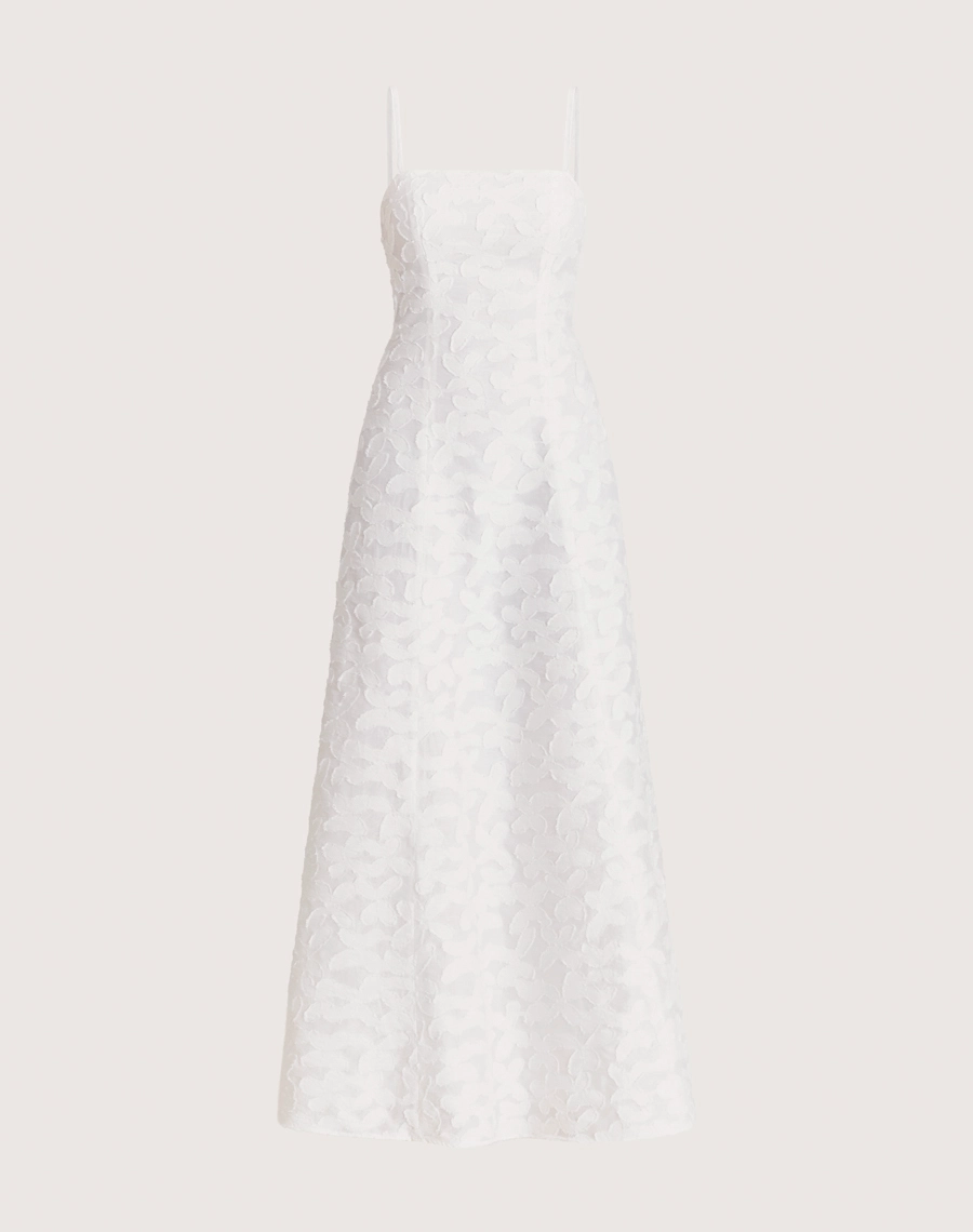 O Vestido Longo Kali é confeccionado em cambraia bordada, tecido encorpado e sofisticado, possui textura elegante. Ótimo caimento e ideal para peças que pedem um toque refinado, combinadas com estampas que trazem personalidade e elegância.
