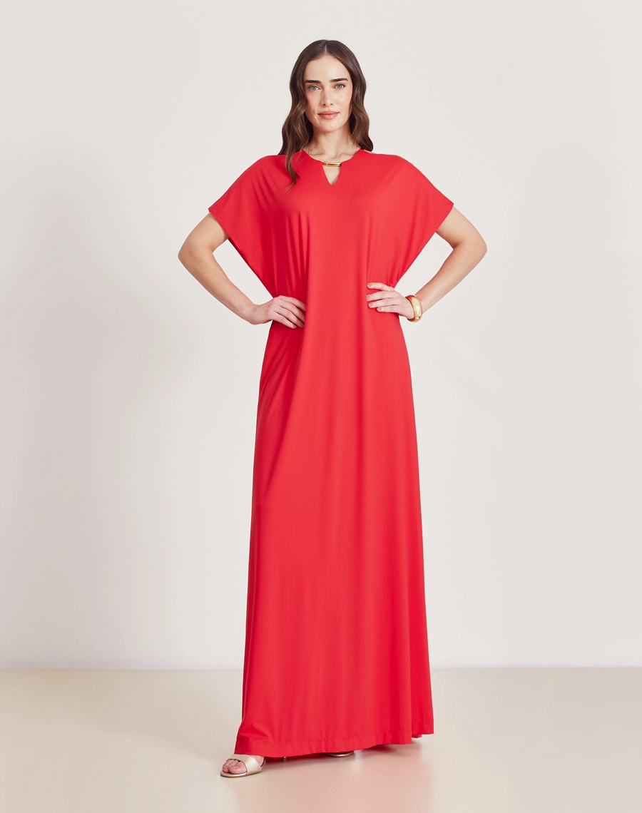 O Vestido Longo Silvie é confeccionado em malha Fluity, tecido leve e macia com toque gelado, conhecido pelo caimento fluito e confortável. 