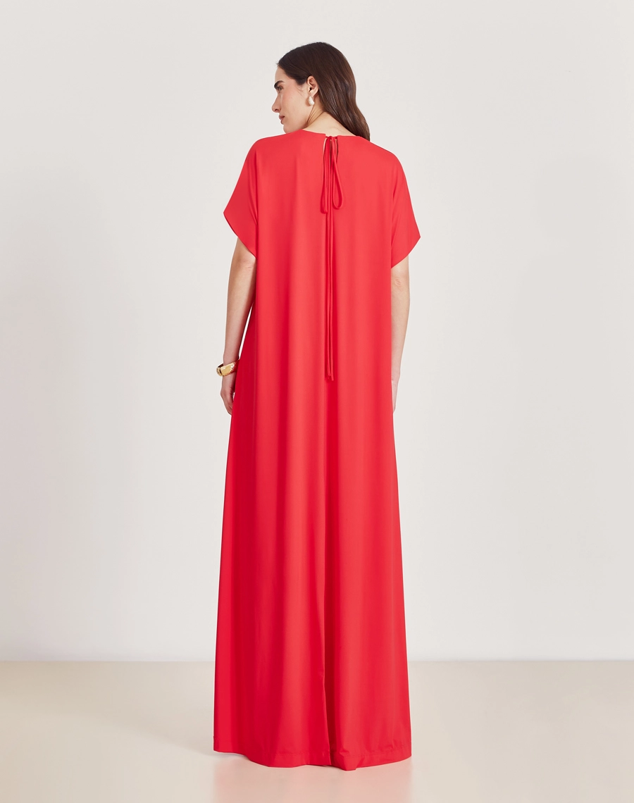 O Vestido Longo Silvie é confeccionado em malha Fluity, tecido leve e macia com toque gelado, conhecido pelo caimento fluito e confortável. 