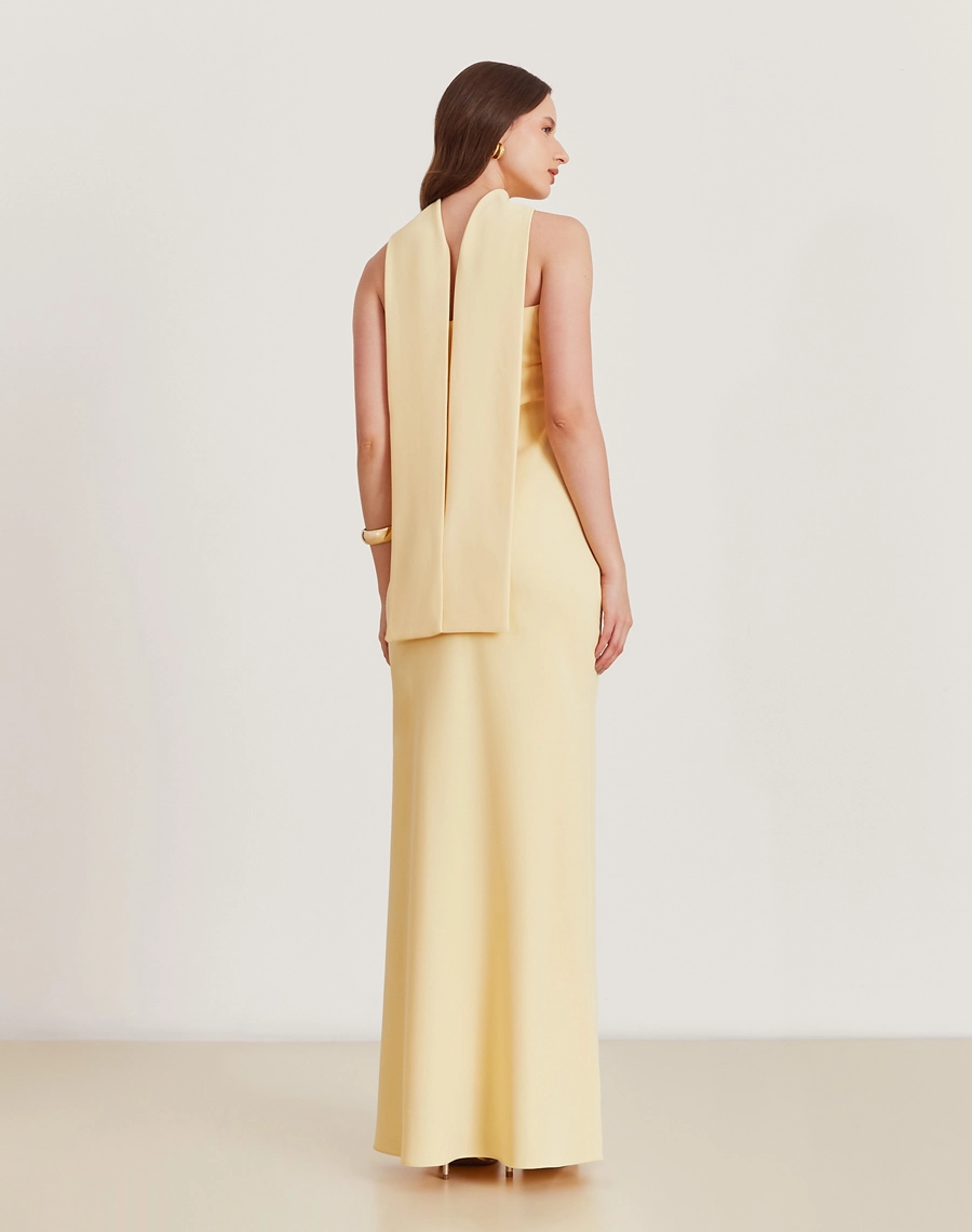 O Vestido Longo Juliette é confeccionado em crepe zara. Perfeito para eventos formais, festas de gala ou ocasiões que transitam do dia à noite.
