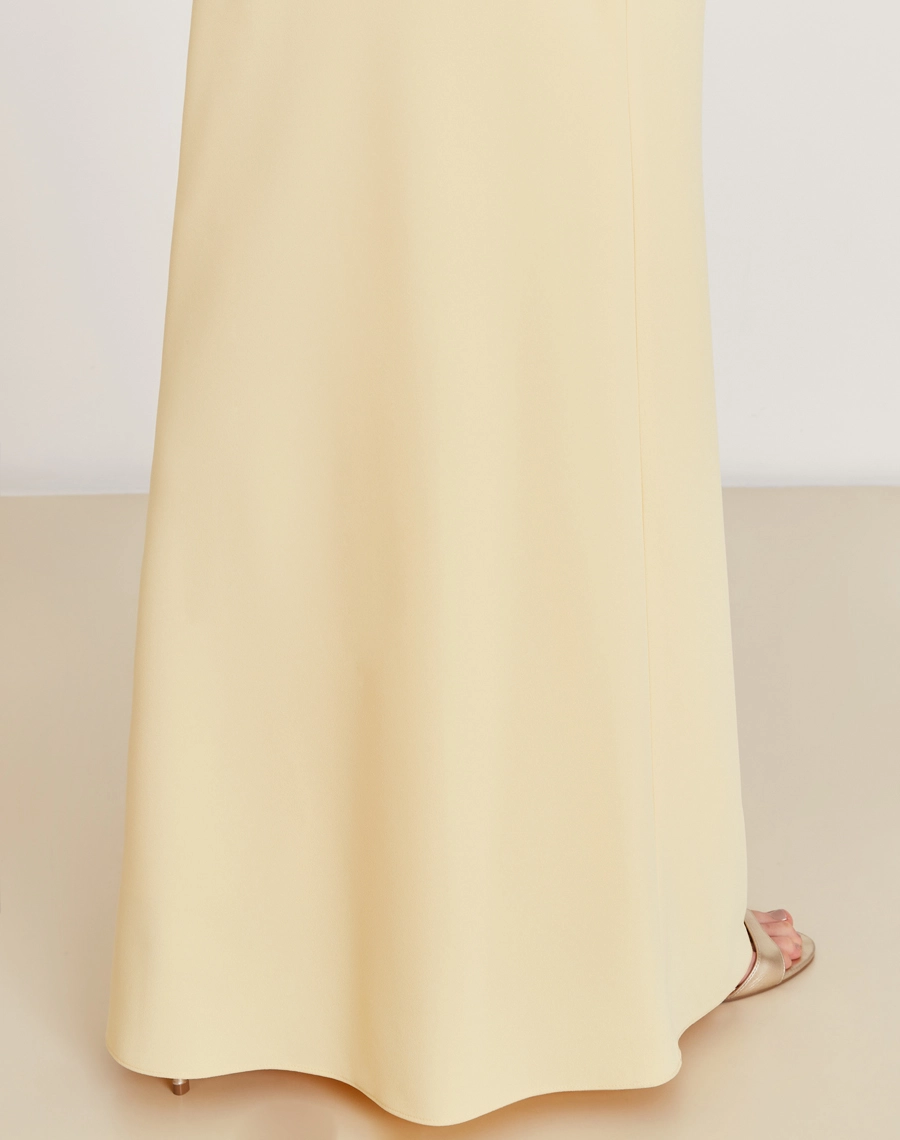 O Vestido Longo Juliette é confeccionado em crepe zara. Perfeito para eventos formais, festas de gala ou ocasiões que transitam do dia à noite.
