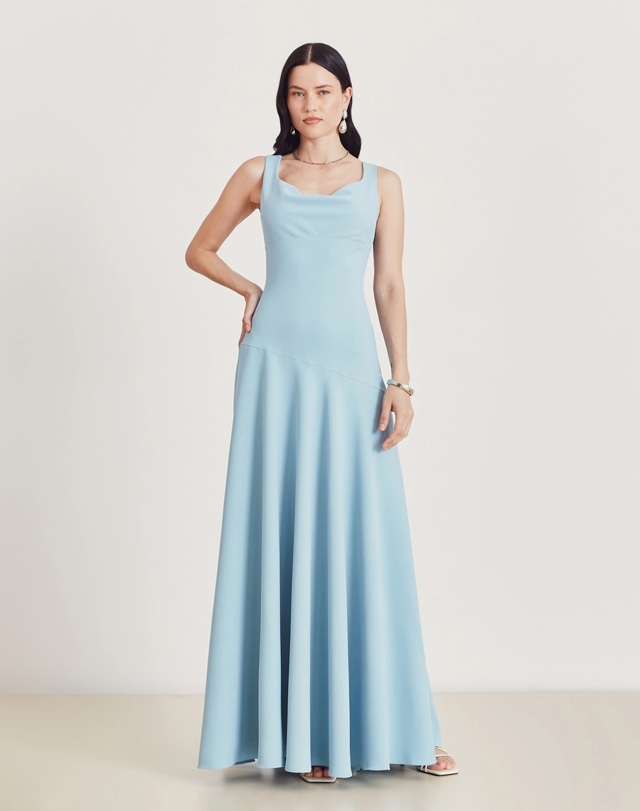 O Vestido Longo Amy é confeccionado em crepe zara. Perfeito para eventos formais, festas de gala ou ocasiões que transitam do dia à noite.