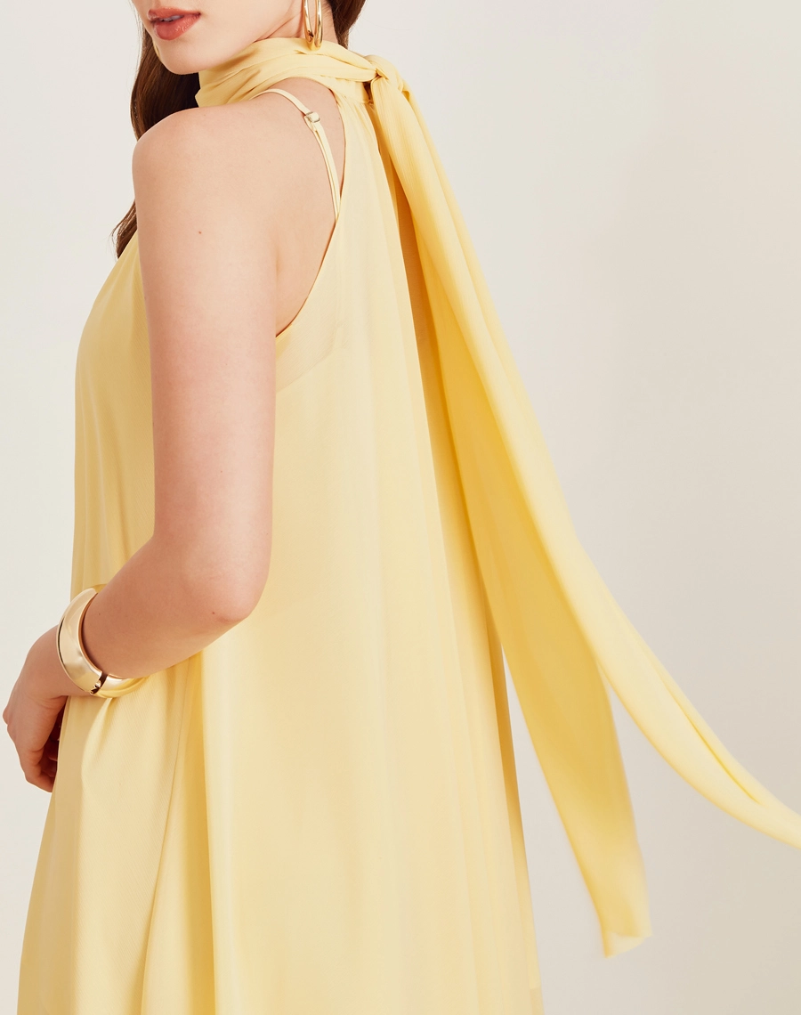 A Blusa Juliete é confeccionada Youro tingido, um tecido que oferece um caimento leve e fluido, ideal para quem busca conforto e elegância. <br/>