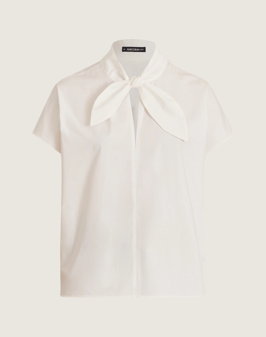 A Blusa Karen une conforto e elegância de forma natural, perfeita para quem valoriza peças atemporais e cheias de estilo.