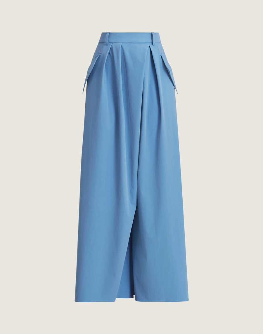 A Calça Allison confeccionado em tecido memory. Moderna e elegante, é perfeita para looks corporativos ou casuais. 