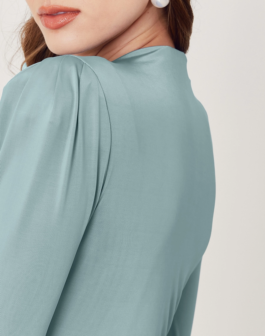 O Vestido Longo Michelle é confeccionado em malha fria. Uma peça perfeita para ocasiões que pedem sofisticação e estilo refinado.