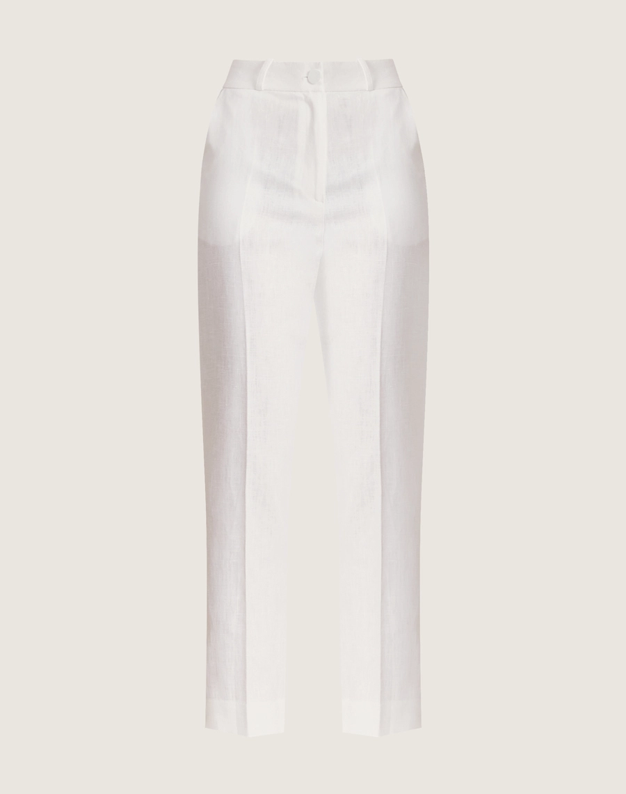 A Calça Canarin é confeccionada em linho proporcionando um toque fresco, leveza e aspecto rústico elegante, ideal para dias quentes.
