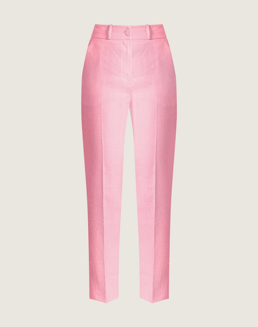 A Calça Canarin é confeccionada em linho proporcionando um toque fresco, leveza e aspecto rústico elegante, ideal para dias quentes.