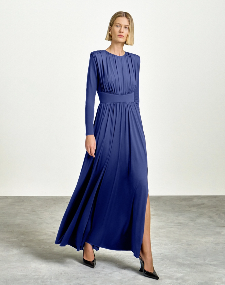 O Vestido Longo Melody é confeccionado em tecido Fluity, conhecido pelo toque extremamente macio, elasticidade confortável e caimento impecável.