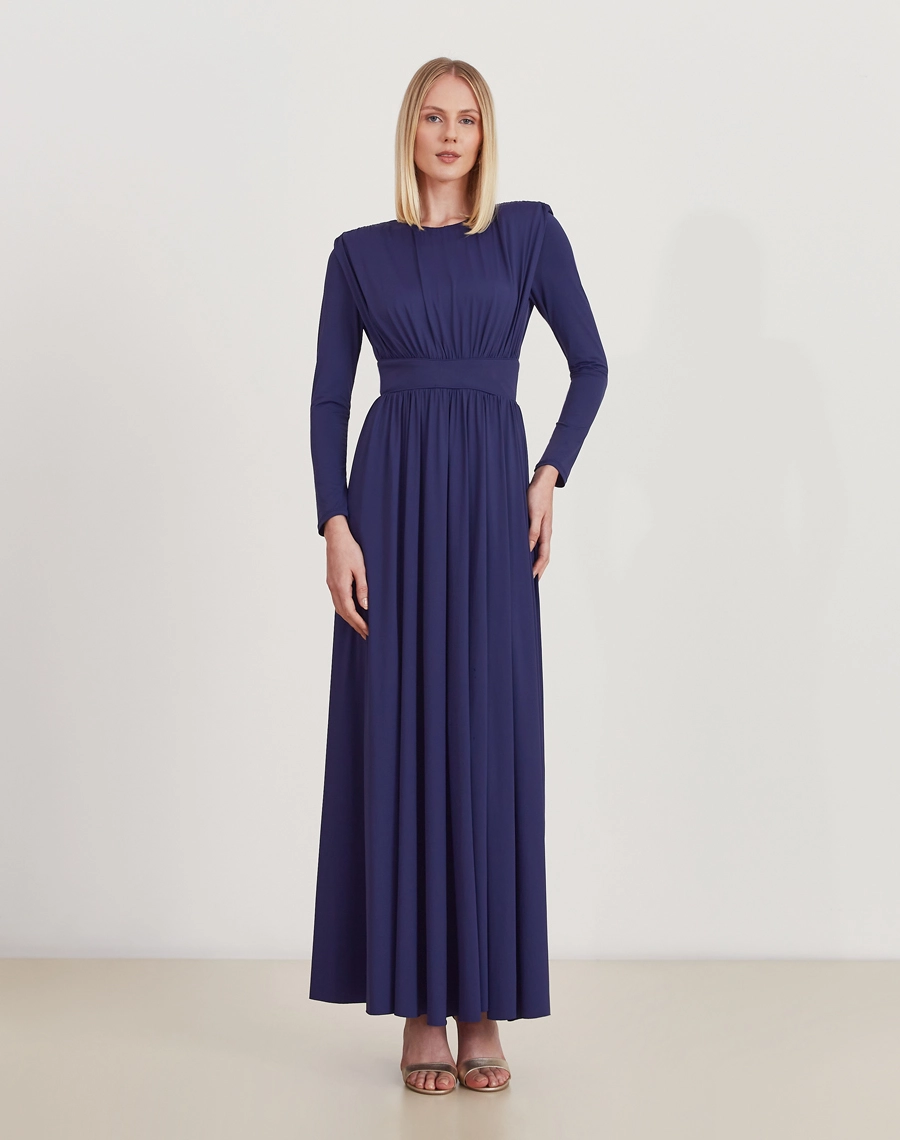 O Vestido Longo Melody é confeccionado em tecido Fluity, conhecido pelo toque extremamente macio, elasticidade confortável e caimento impecável.