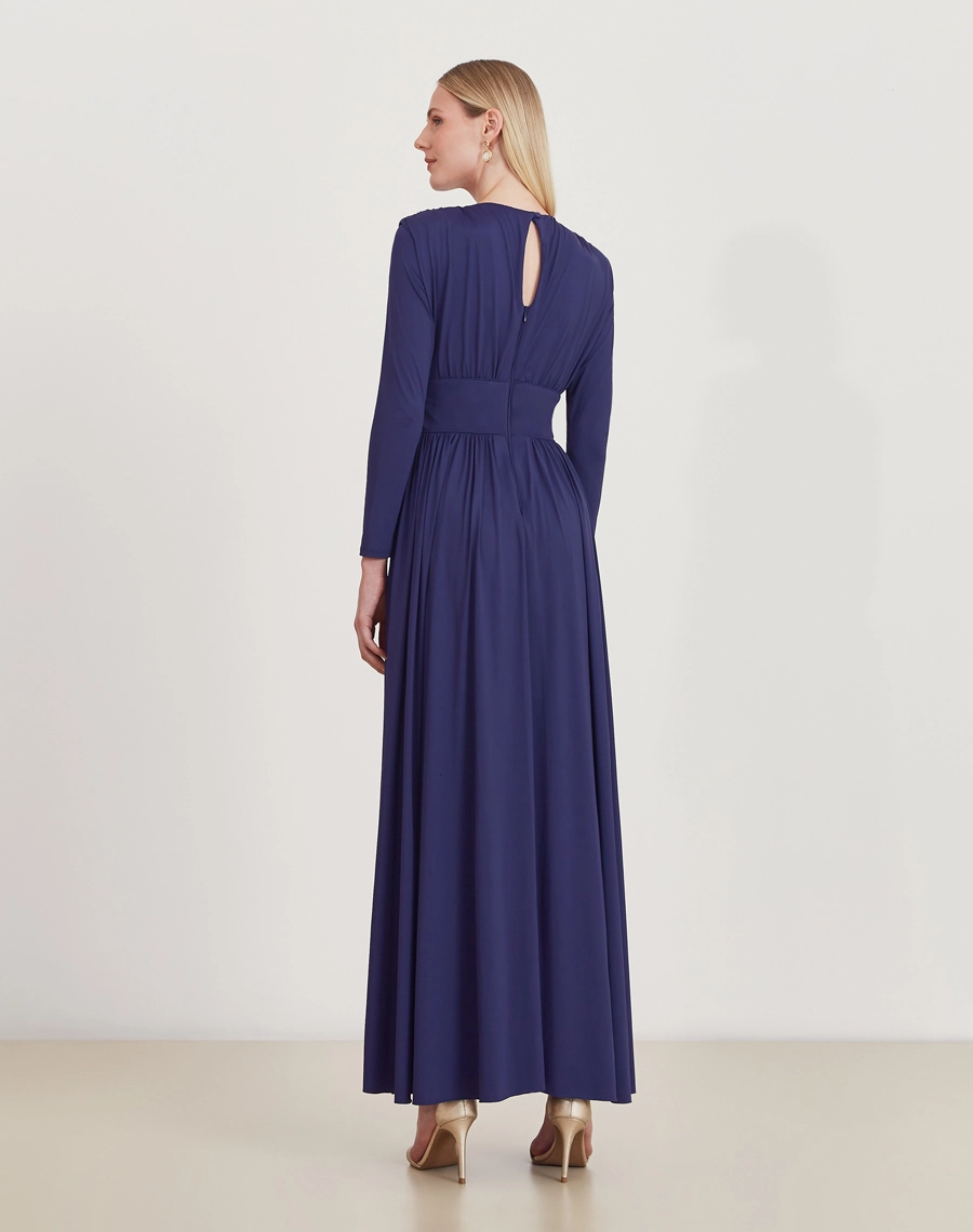 O Vestido Longo Melody é confeccionado em tecido Fluity, conhecido pelo toque extremamente macio, elasticidade confortável e caimento impecável.