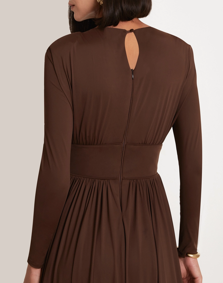 O Vestido Longo Melody é confeccionado em tecido Fluity, conhecido pelo toque extremamente macio, elasticidade confortável e caimento impecável.