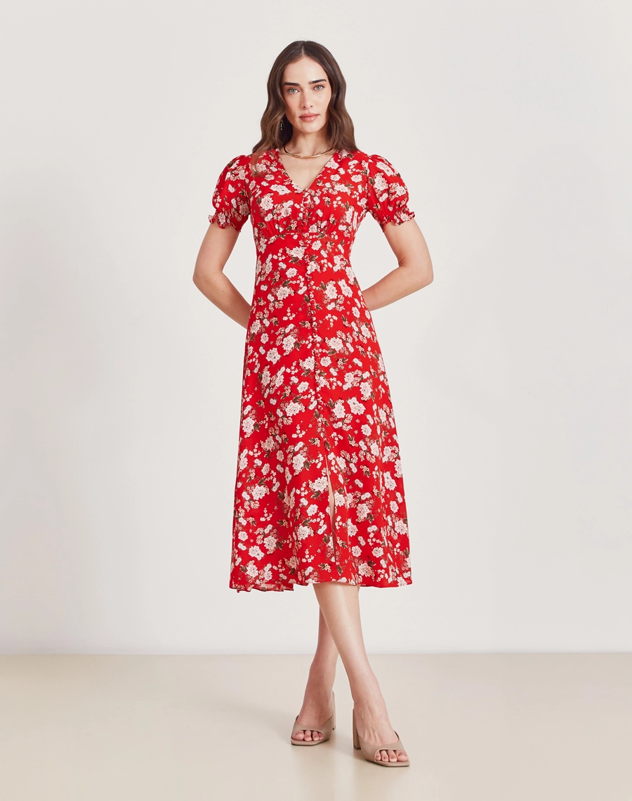 O Vestido Midi Emilly é confeccionado em crepinho estampado, um tecido leve e fluido, que proporciona conforto nos dias mais frescos. 