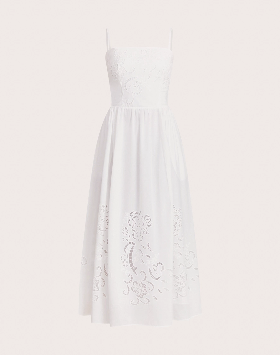 Vestido Midi Elliot confeccionado em laise, tecido leve, fresco e confortável, oferecendo ótima respirabilidade, toque macio e caimento suave.