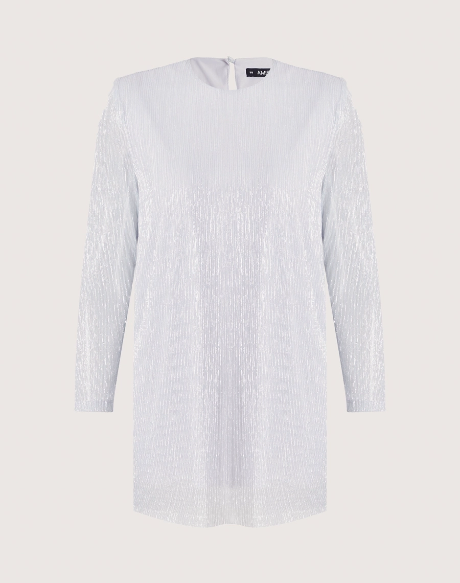 A Blusa Liliana é confeccionada em malha plissada, tecido leve e confortável, caracterizado por sua textura elegante e cheia de movimento.