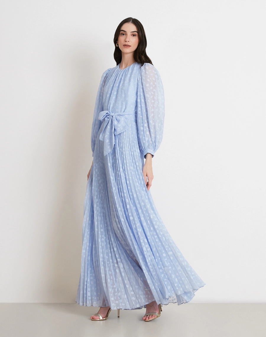O Vestido Longo Meny é confeccionado em Jacquard, tecido de textura sofisticada, leve e com excelente caimento.