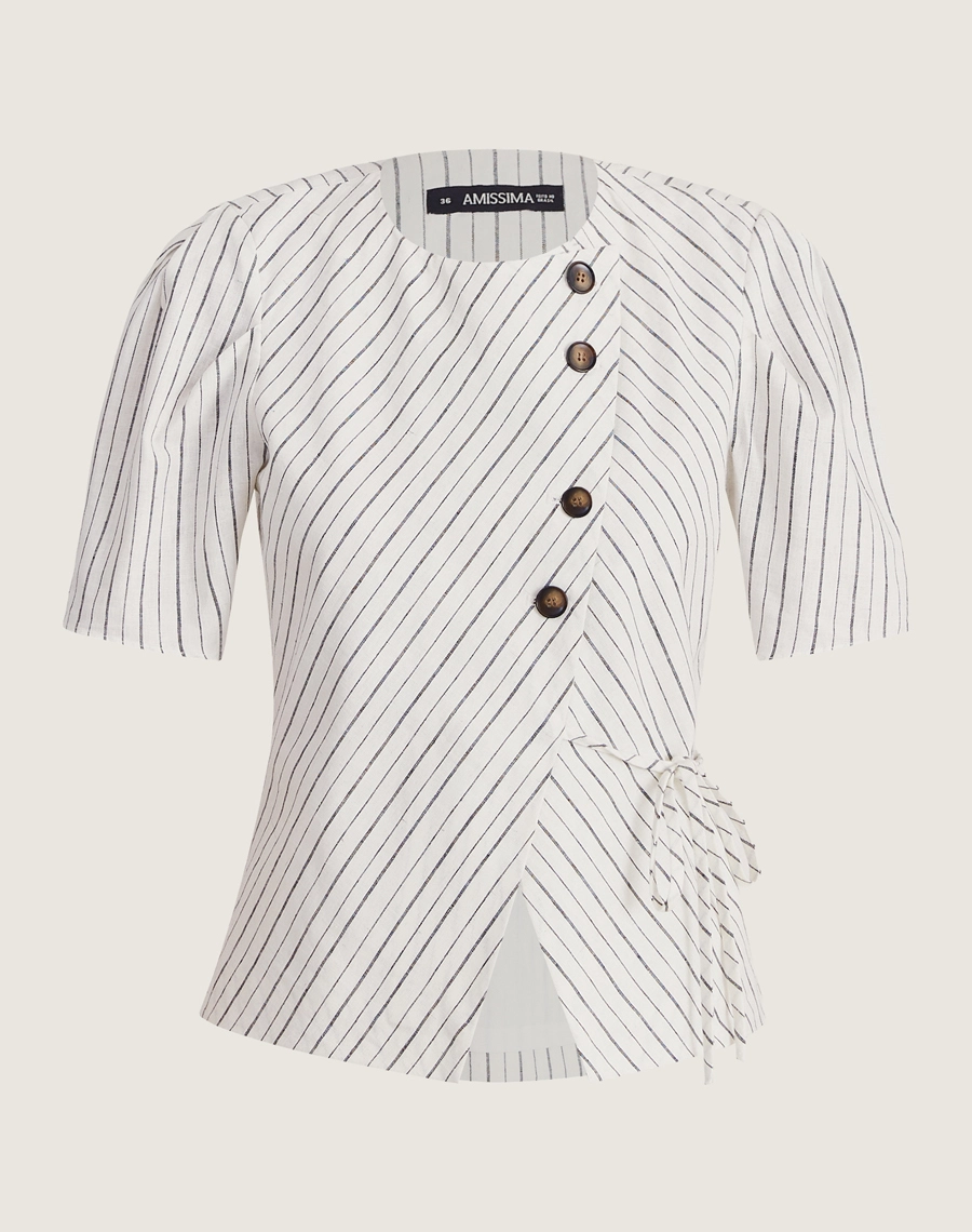 Blusa Theodora confeccionada em linho listrado, tecido leve, fresco e com toque natural, a peça oferece conforto e elegância para o dia a dia.