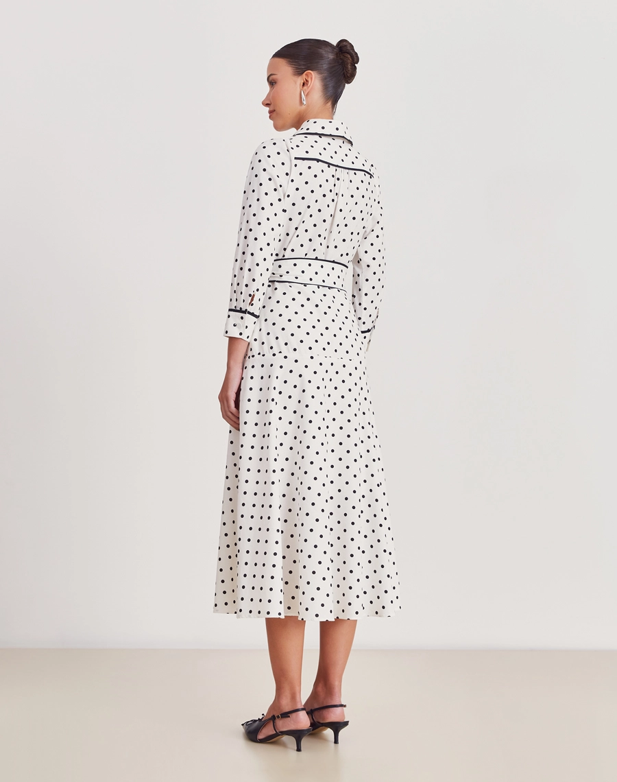 Vestido Chemise Poppi confeccionado em tecido tricoline, tecido leve, macio e respirável, o vestido oferece conforto e ótimo caimento.