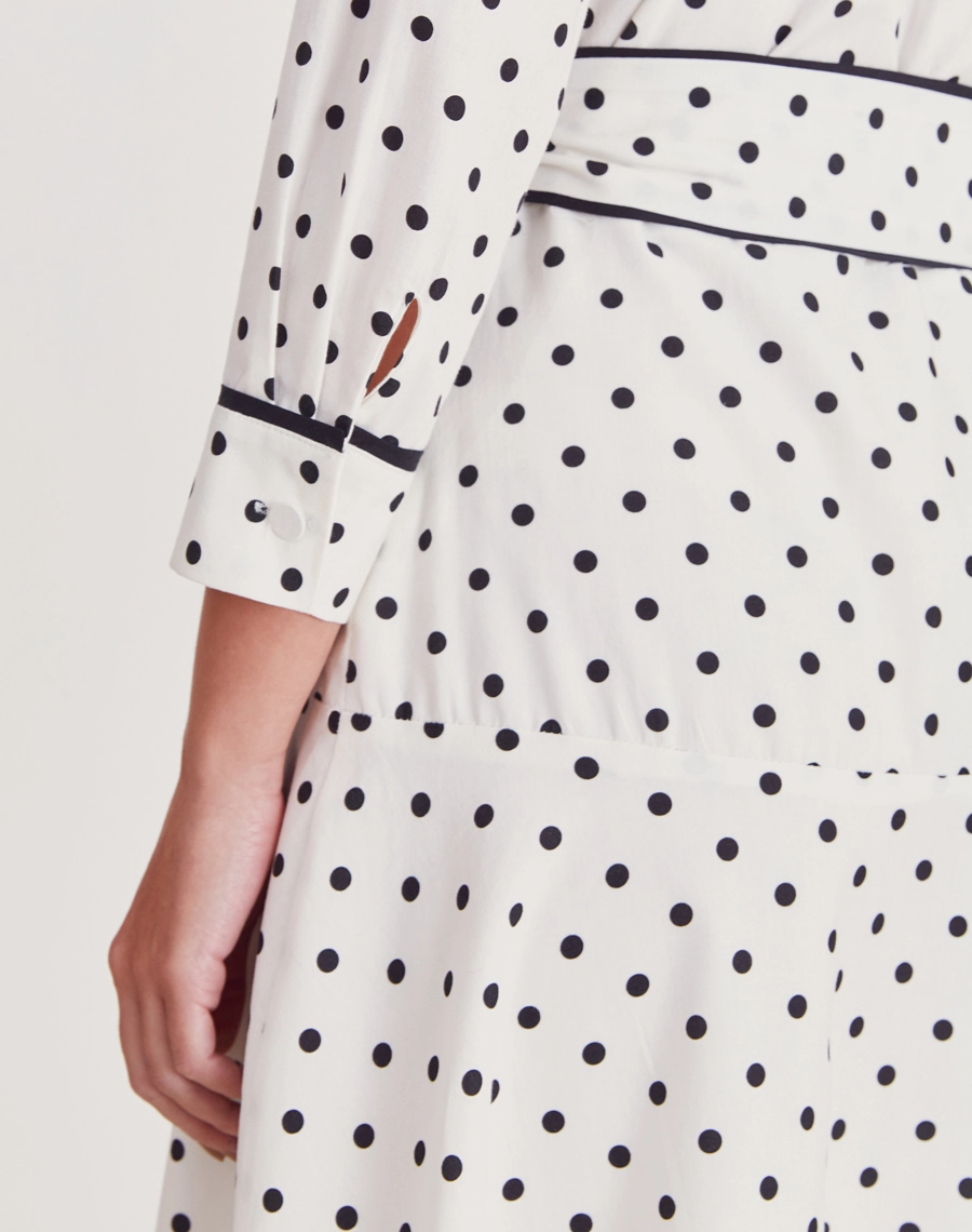 Vestido Chemise Poppi confeccionado em tecido tricoline, tecido leve, macio e respirável, o vestido oferece conforto e ótimo caimento.