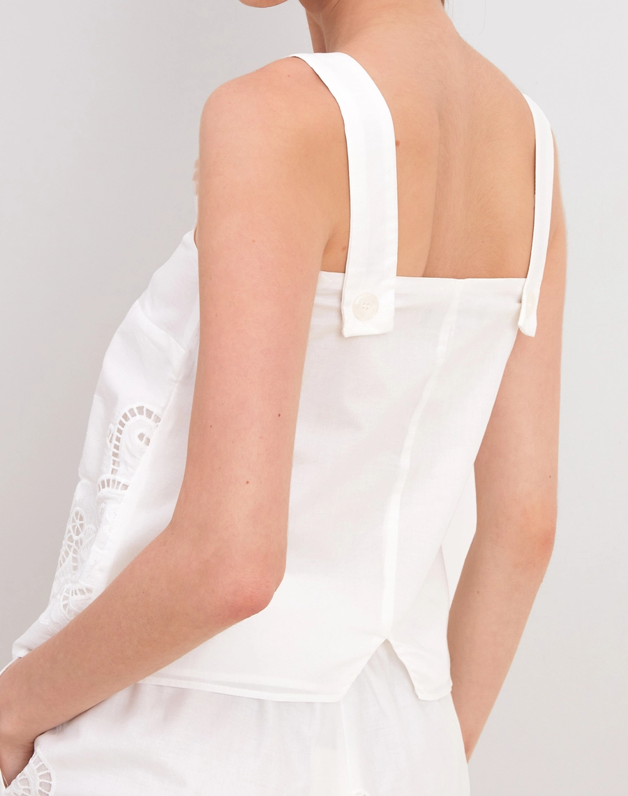 Top Taylor é confeccionado em laise, tecido leve, fresco e super elegante. <br/>