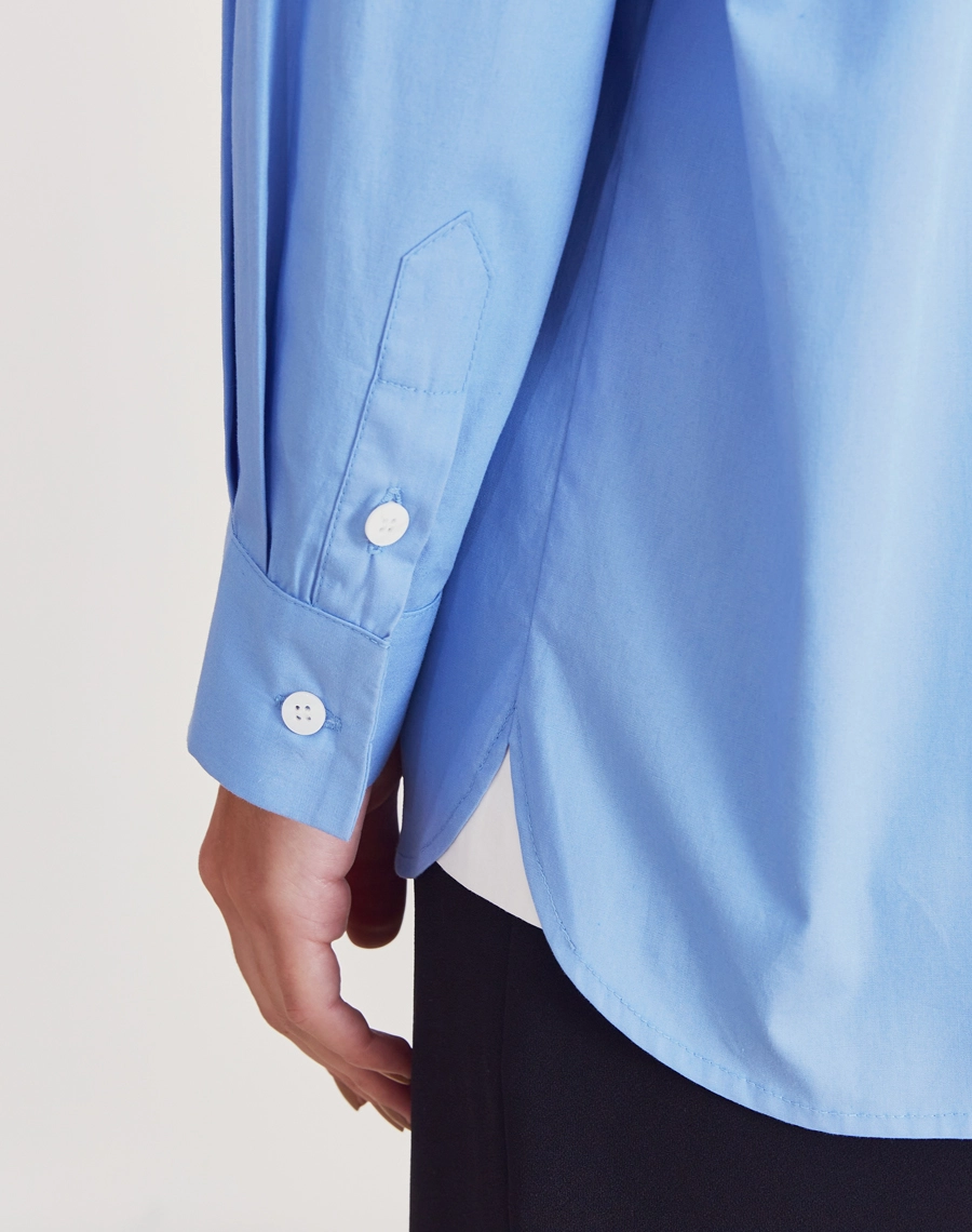 Camisa Angelina é confeccionada em Cotton Paper, tecido 100% algodão que oferece conforto, resistência e um toque macio ao vestir.