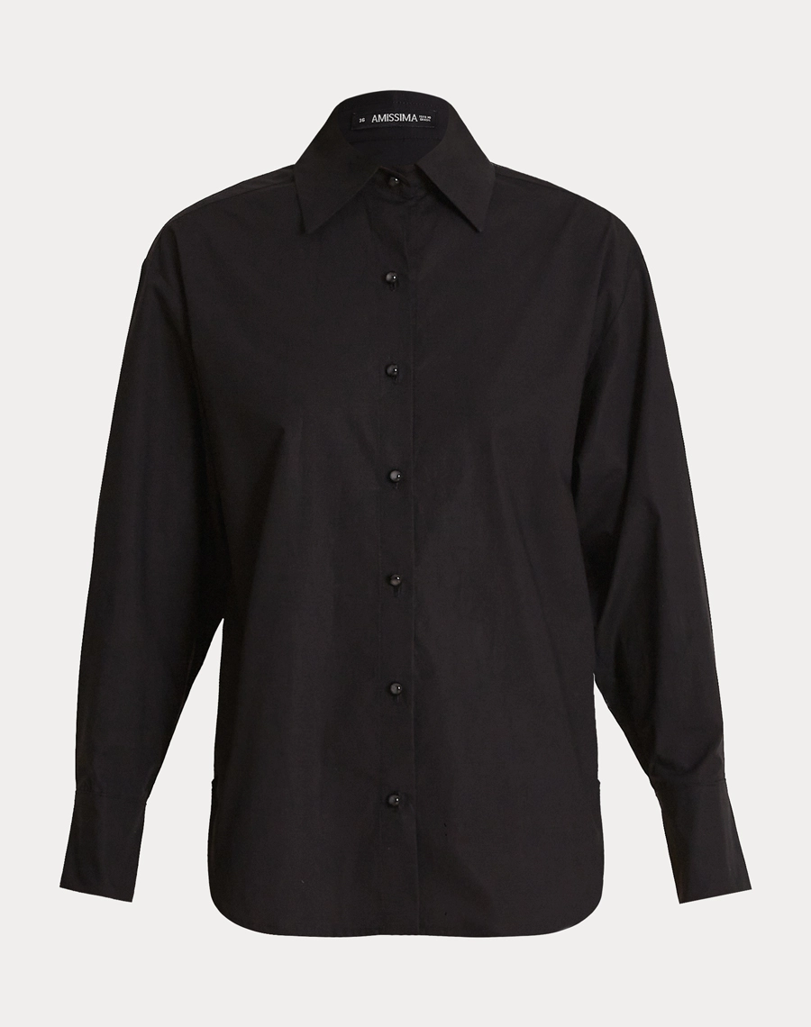 A Camisa Sheila é confeccionada em Paper, tecido com caimento alinhado, aspecto moderno e excelente durabilidade, ideal para composições elegantes e versáteis.
