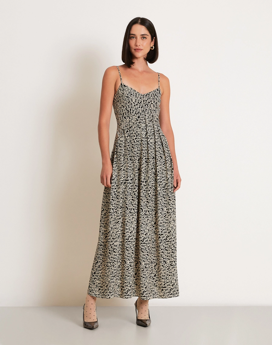 O Vestido Longo Elliana é confeccionado em crepinho estampado, um tecido leve, de toque suave e com textura levemente creponada, que proporciona ótimo caimento e movimento natural à peça.