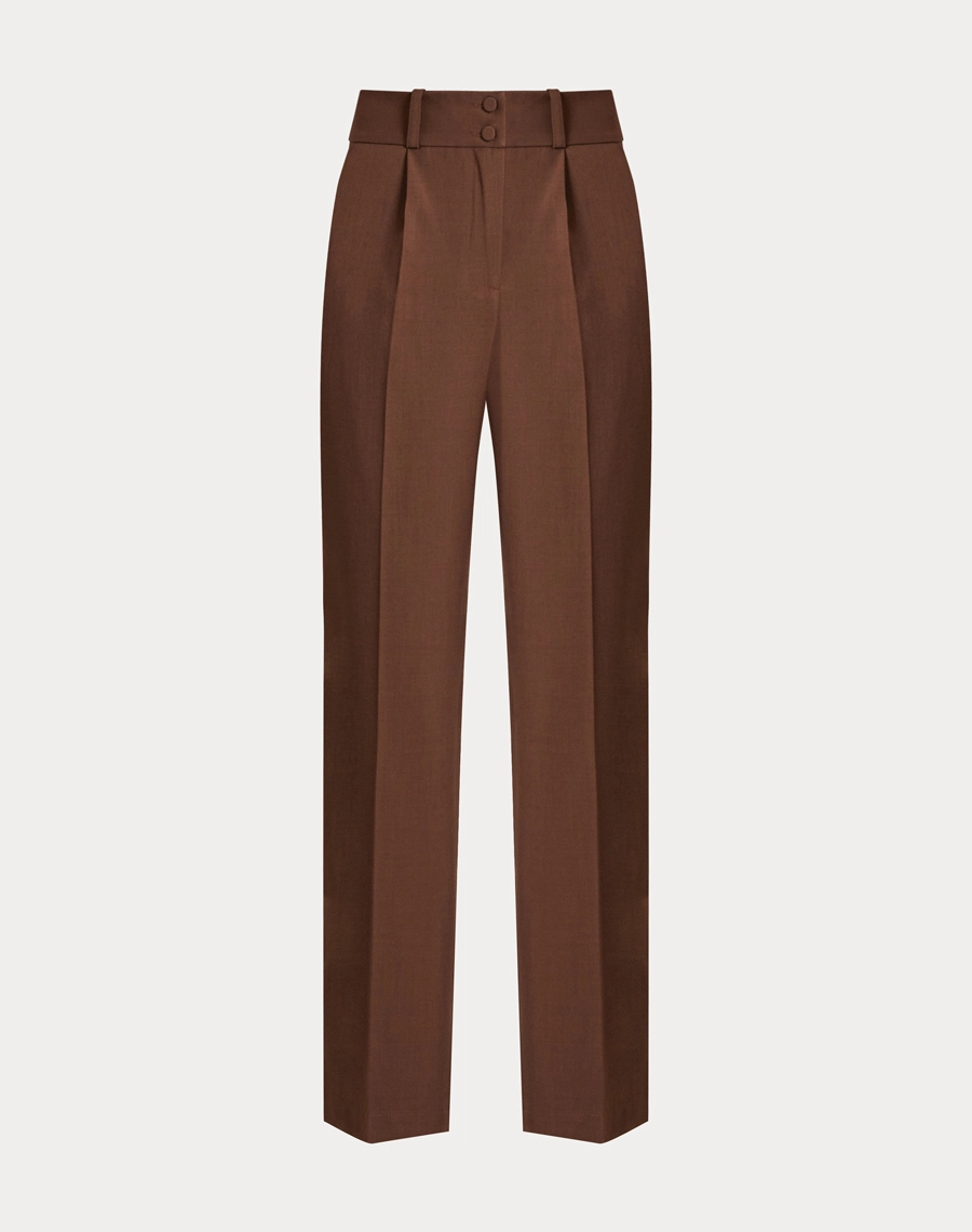 A Calça Mariana é confeccionada em Techno Wool Stretch, tecido que une a sofisticação da lã com a performance dos materiais tecnológicos, trazendo um visual de alfaiataria com muito mais conforto no uso diário.