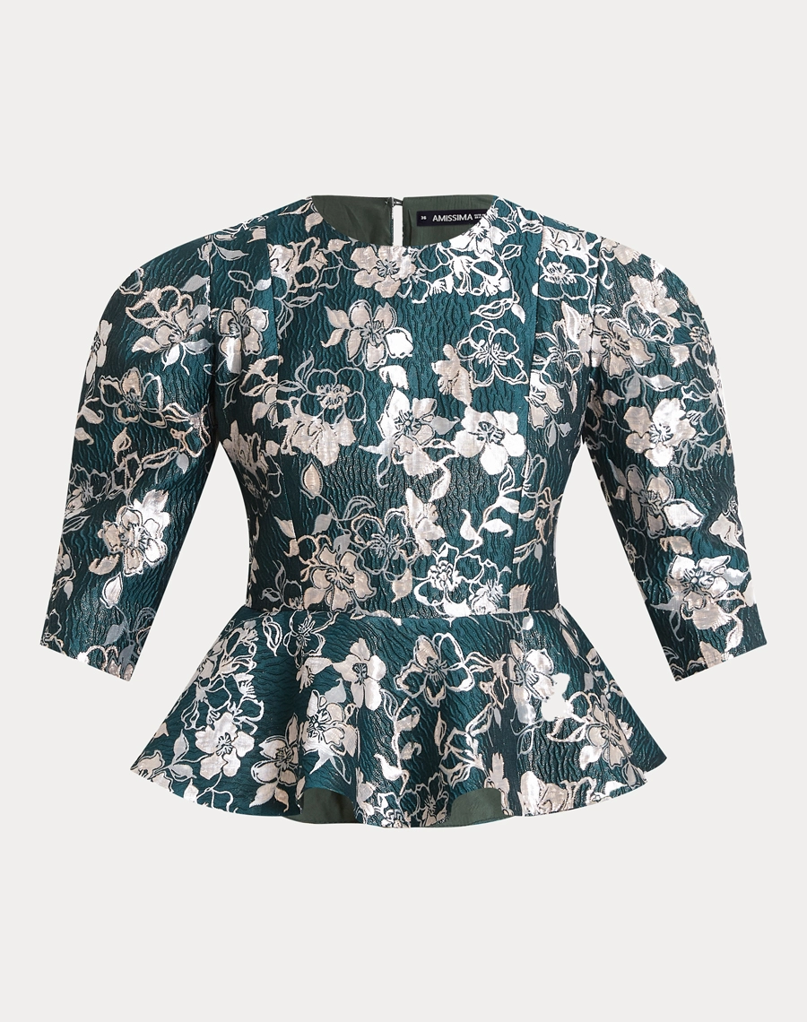 A Blusa Rayane é confeccionada em Jacquard, tecido em floral com relevo marcante e leve brilho, que valoriza os detalhes e traz um visual sofisticado e elegante.