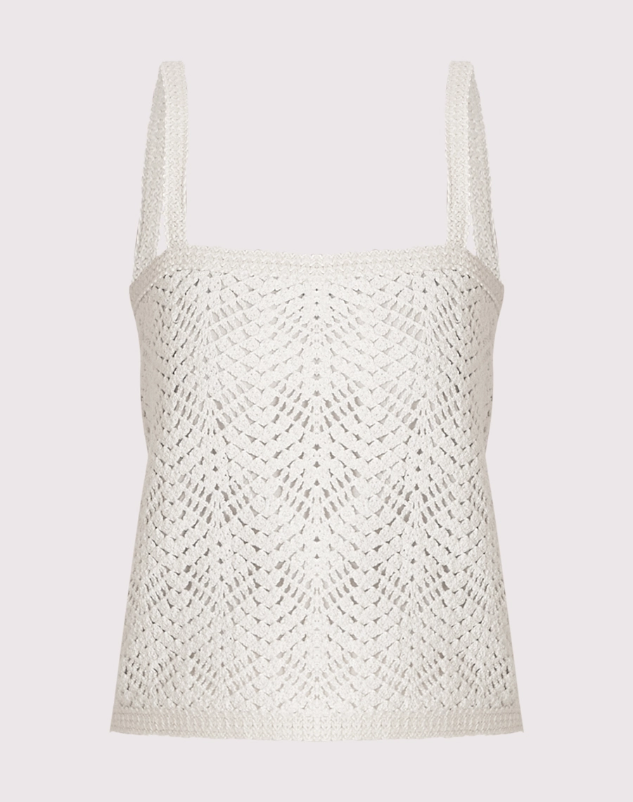 O Top Venice é confeccionada em renda, tecido delicado que combina textura artesanal e toque macio que garante conforto e charme para diferentes ocasiões. 