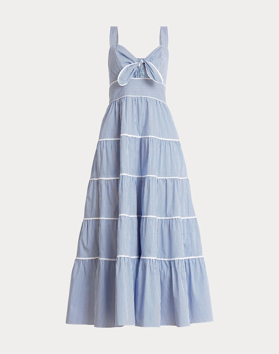O Vestido Longo Maritime é confeccionado em cambraia, um tecido leve, fresco e de toque suave, ideal para os dias mais quentes.