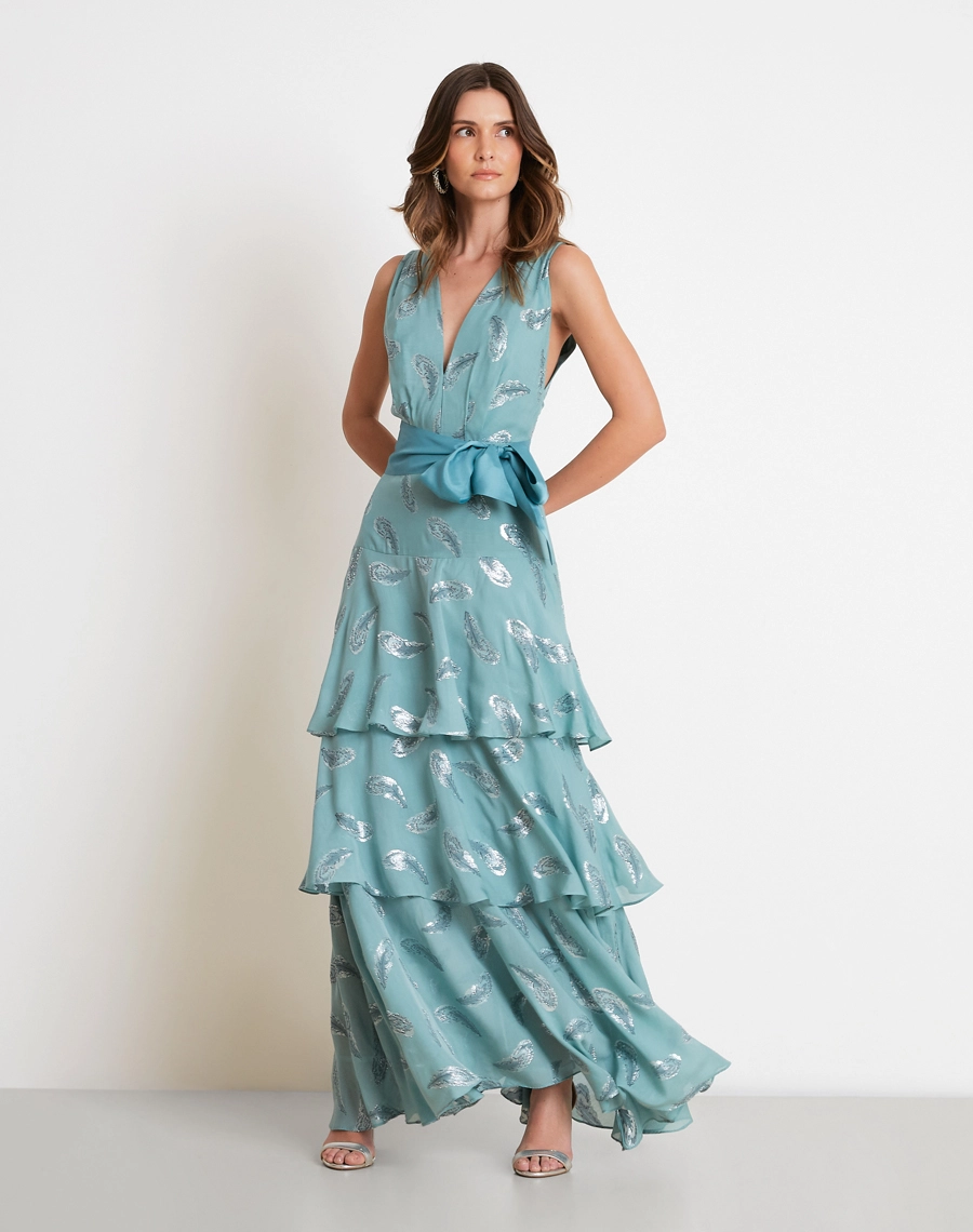 O Vestido Longo Loretta é confeccionado em seda, um tecido nobre que se destaca pelo toque macio, caimento leve e brilho sutil, proporcionando elegância e sofisticação em cada detalhe.

<br/>