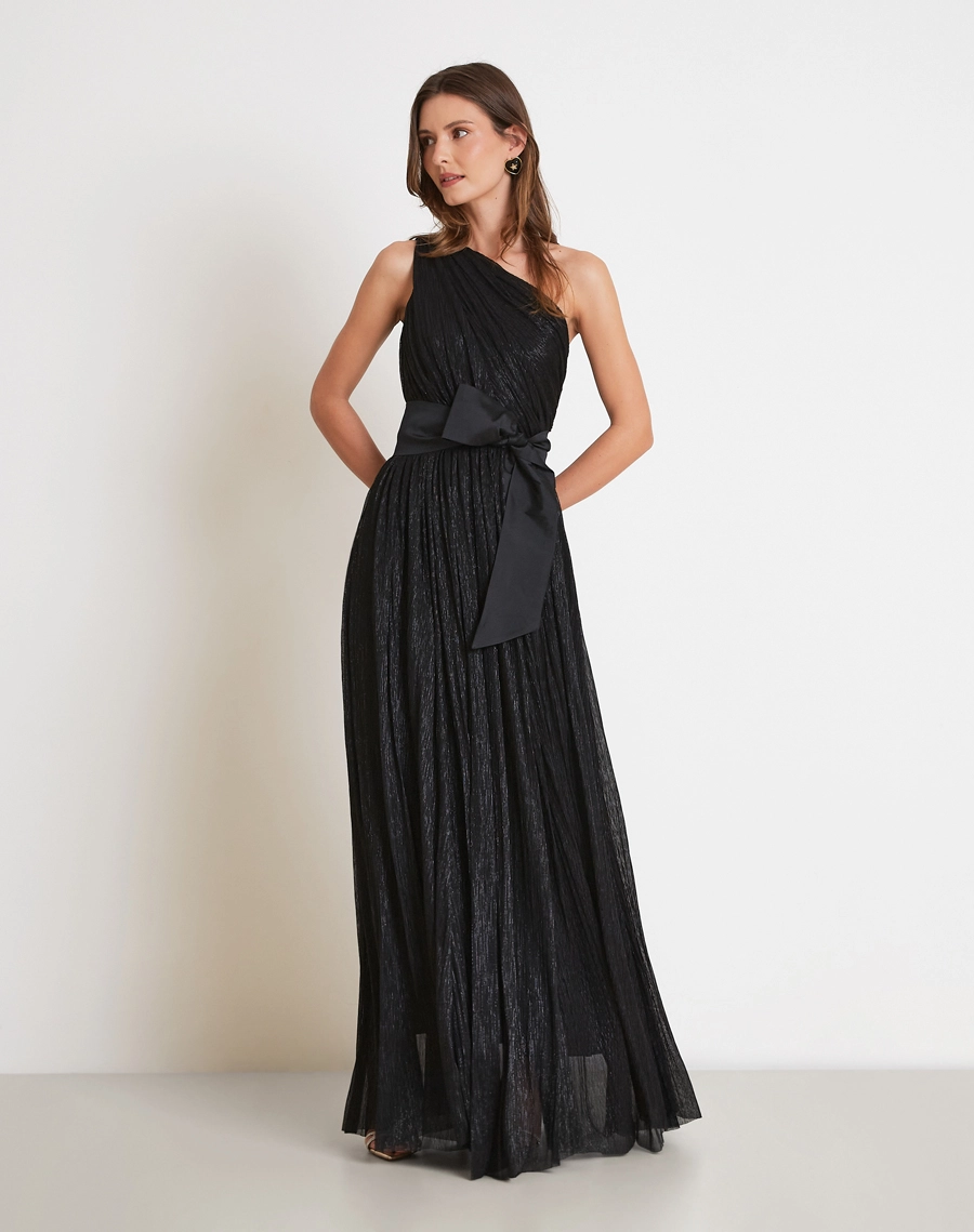 O Vestido Longo Pixy é confeccionado em Tecido Malha Plissada, tecido com acabamento luminoso e toque suave.