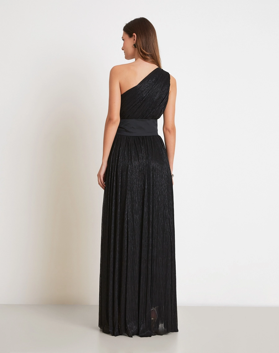 O Vestido Longo Pixy é confeccionado em Tecido Malha Plissada, tecido com acabamento luminoso e toque suave.