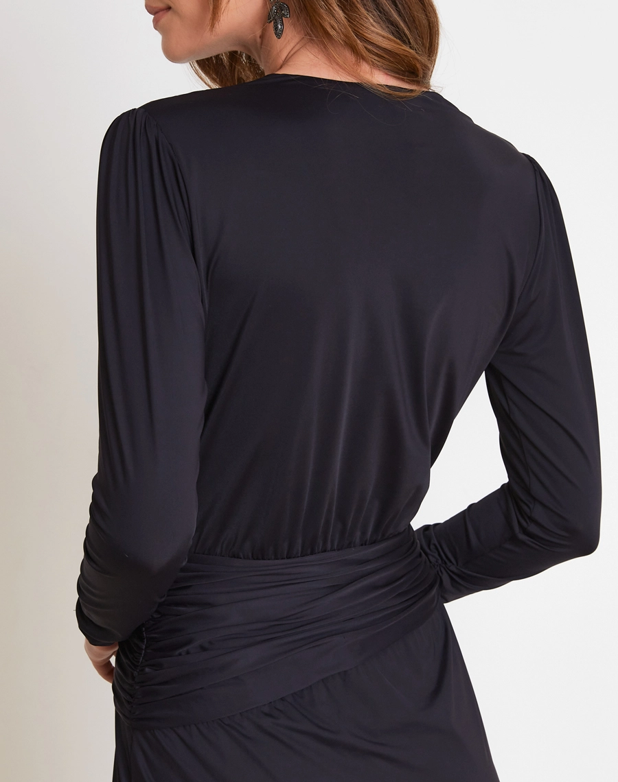 O Vestido Longo Zurik é confeccionado em Fluity, tecido conhecido pelo toque extremamente macio, elasticidade e caimento fluido que acompanha os movimentos com elegância.<BR/>