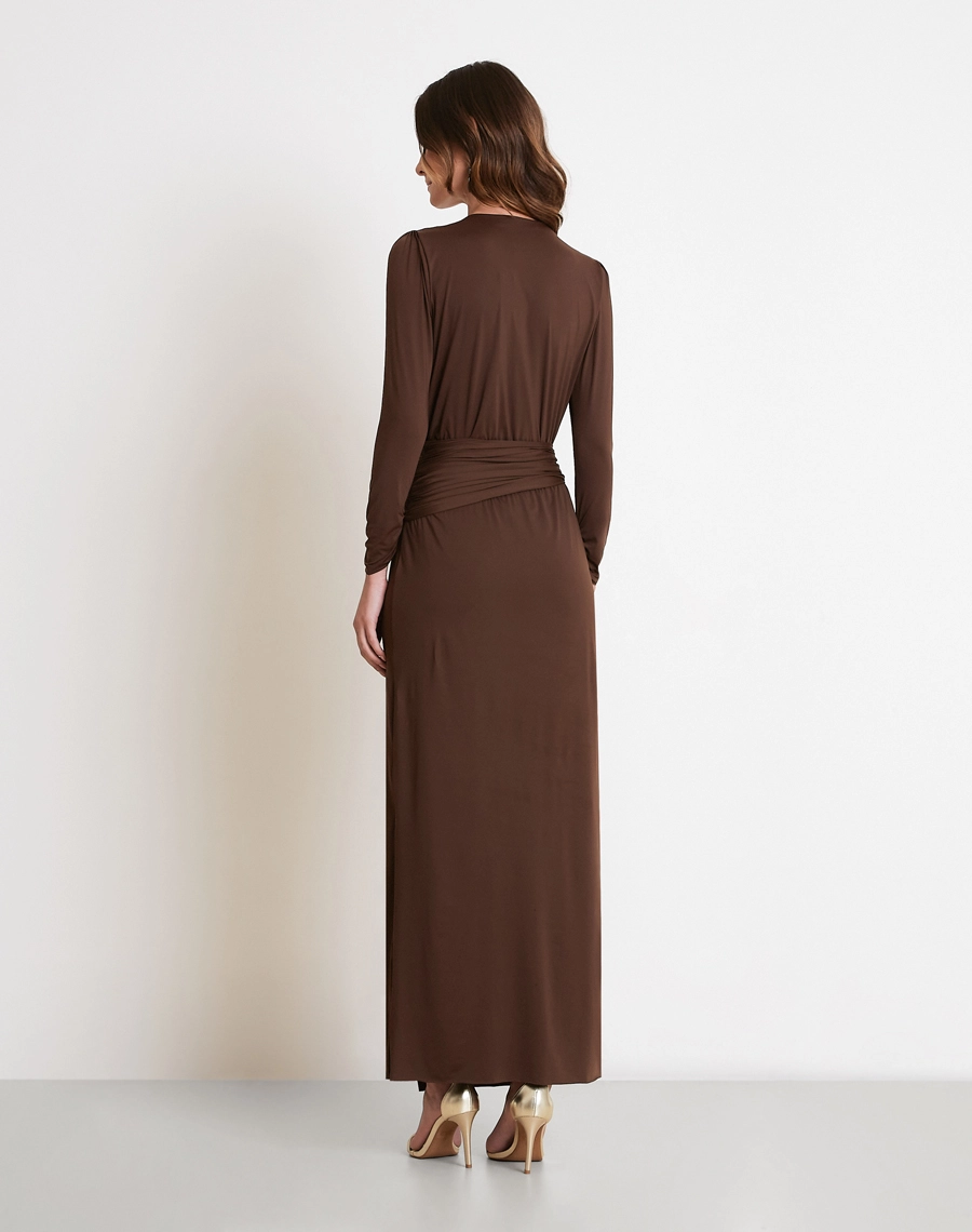 O Vestido Longo Zurik é confeccionado em Fluity, tecido conhecido pelo toque extremamente macio, elasticidade e caimento fluido que acompanha os movimentos com elegância.<BR/>