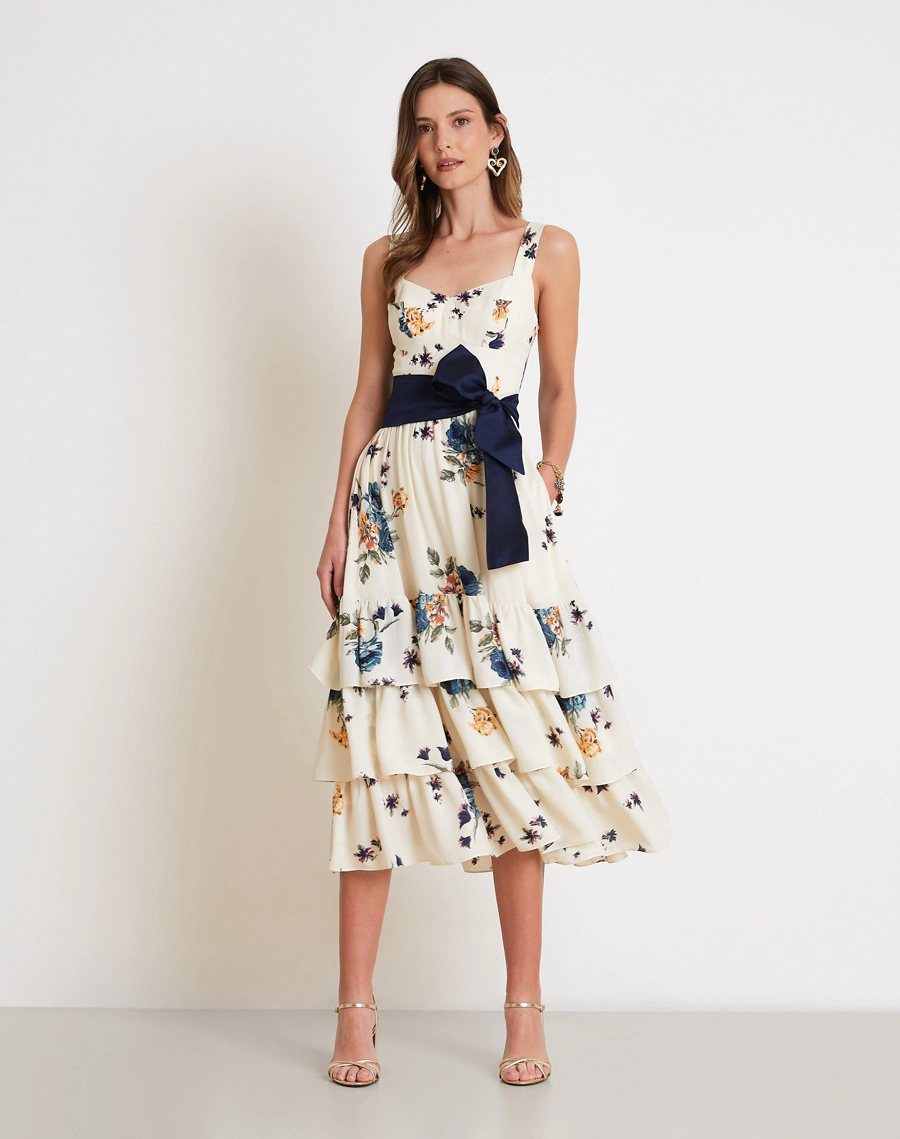 O Vestido Midi Austria é confeccionado em crepinho, tecido leve e fluido que proporciona conforto e movimento com um toque delicado. <BR/>