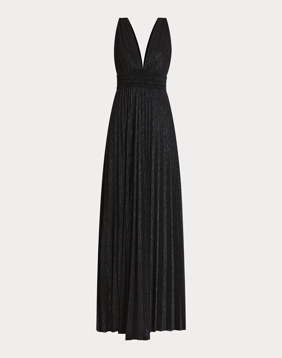 O Vestido Longo Salma é confeccionado em malha plissada de lurex, tecido de toque macio, excelente elasticidade e caimento fluido.