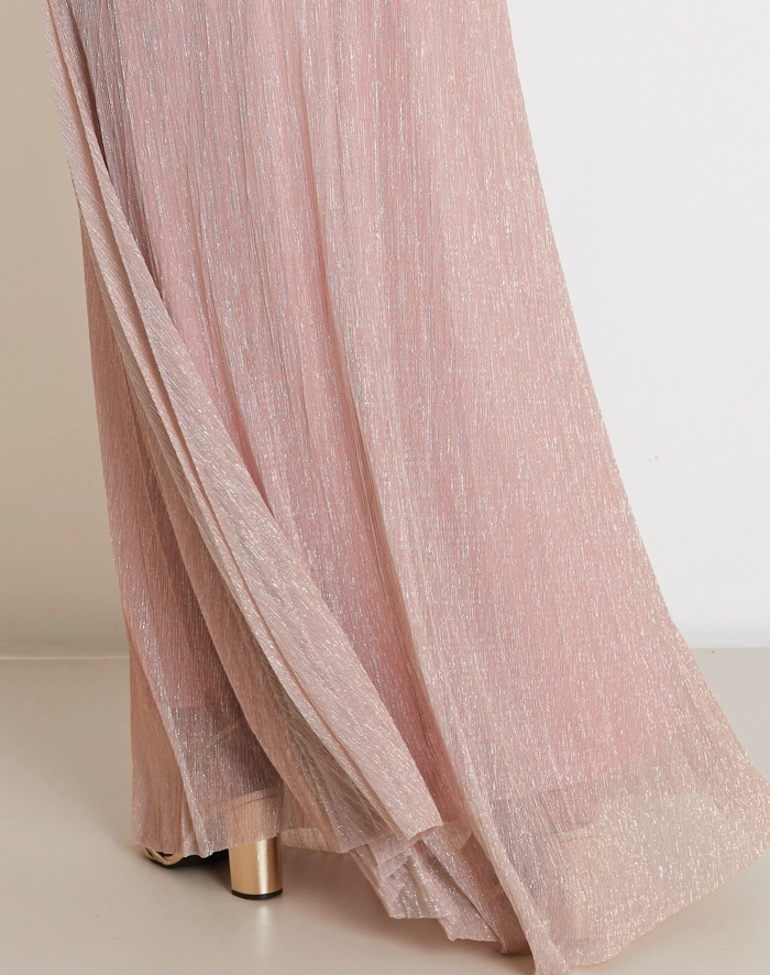 O Vestido Longo Salma é confeccionado em malha plissada de lurex, tecido de toque macio, excelente elasticidade e caimento fluido. <BR/>