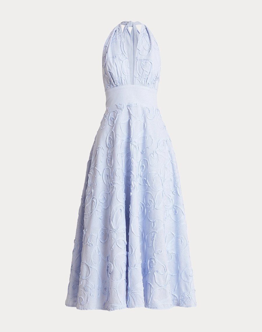 O Vestido Midi Almare é confeccionado em cambraia, tecido que oferece excelente respirabilidade, toque suave e caimento estruturado, garantindo conforto durante todo o dia.<br/>