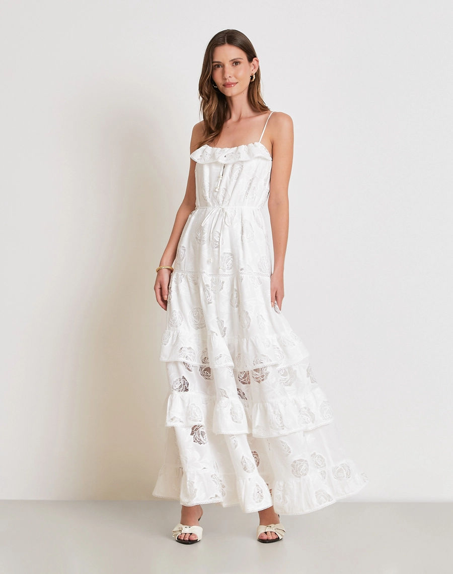 O Vestido Longo Rose é confeccionado em Cambraia bordada, tecido com toque suave, excelente respirabilidade e caimento fluido, proporcionando conforto e elegância em qualquer ocasião.<br/>

