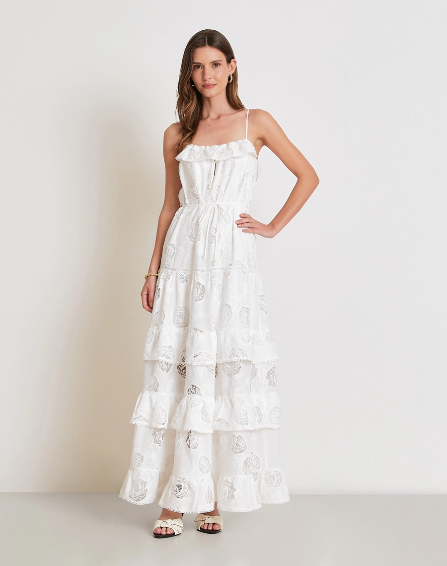 O Vestido Longo Rose é confeccionado em Cambraia bordada, tecido com toque suave, excelente respirabilidade e caimento fluido, proporcionando conforto e elegância em qualquer ocasião.<br/>

