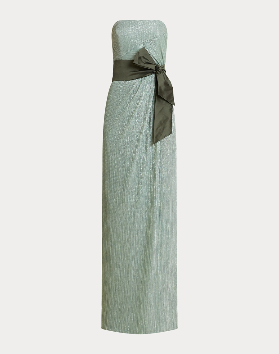 O Vestido Longo Alcione é confeccionado em malha plissada com lurex, tecido de toque macio, elasticidade e caimento impecável.