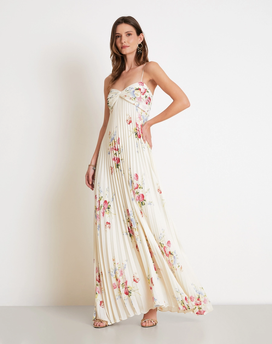 O Vestido Longo Primavera é confeccionado em crepinho estampado, um tecido leve, fluido e de toque macio, que proporciona excelente caimento e conforto.