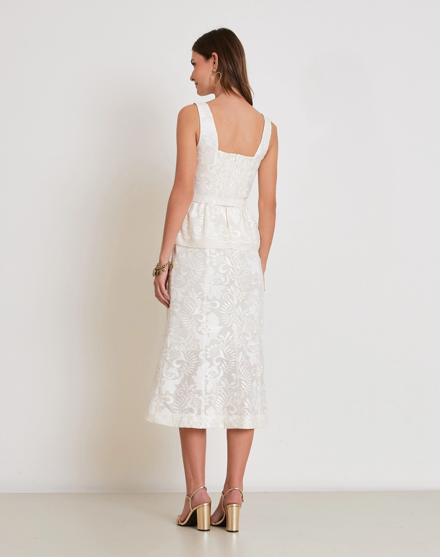 O Vestido Midi Arabesco é confeccionado em algodão bordado, um tecido leve, fresco e confortável.<br/>