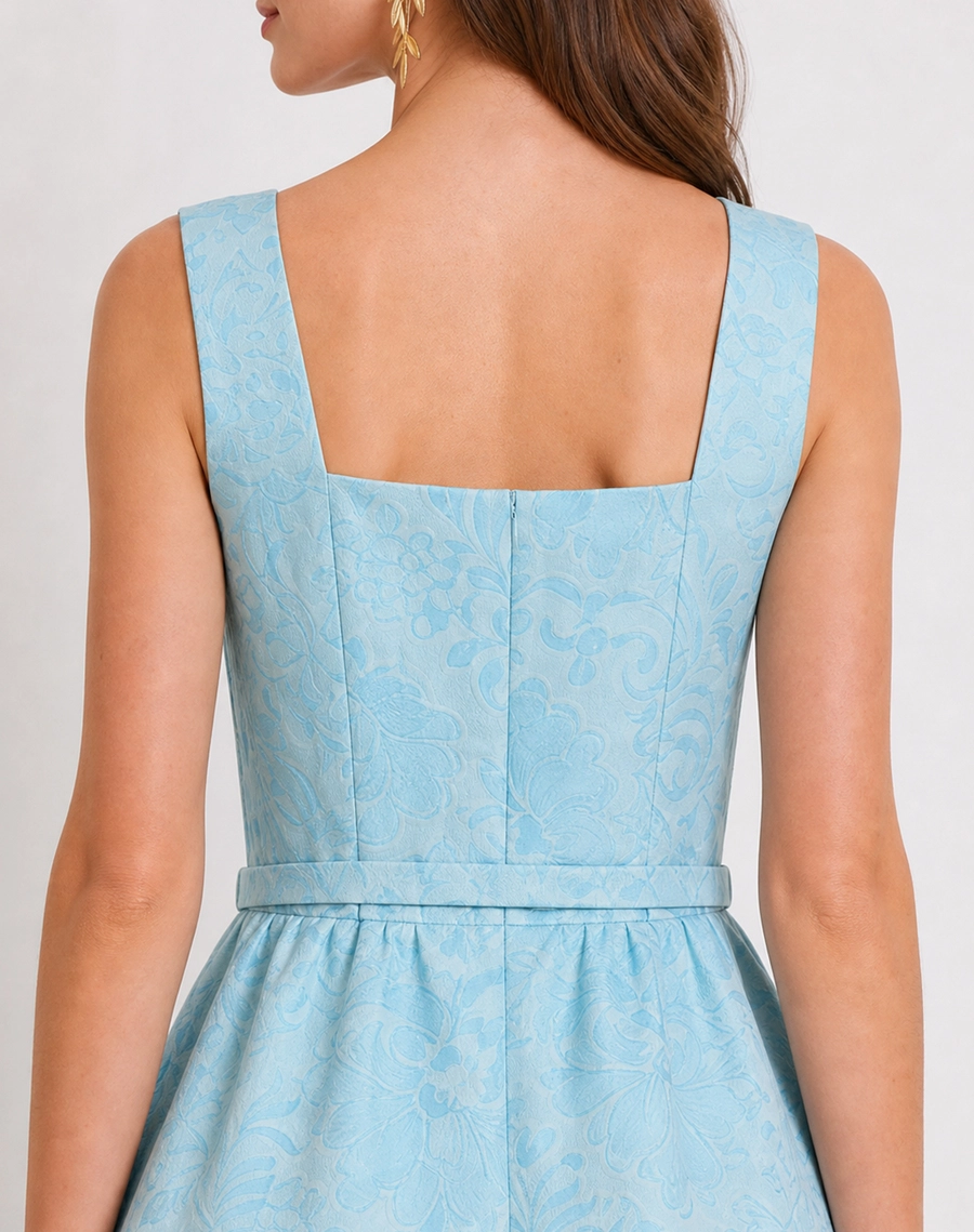 O Vestido Midi Arabesco é confeccionado em algodão bordado, um tecido leve, fresco e confortável.<br/>