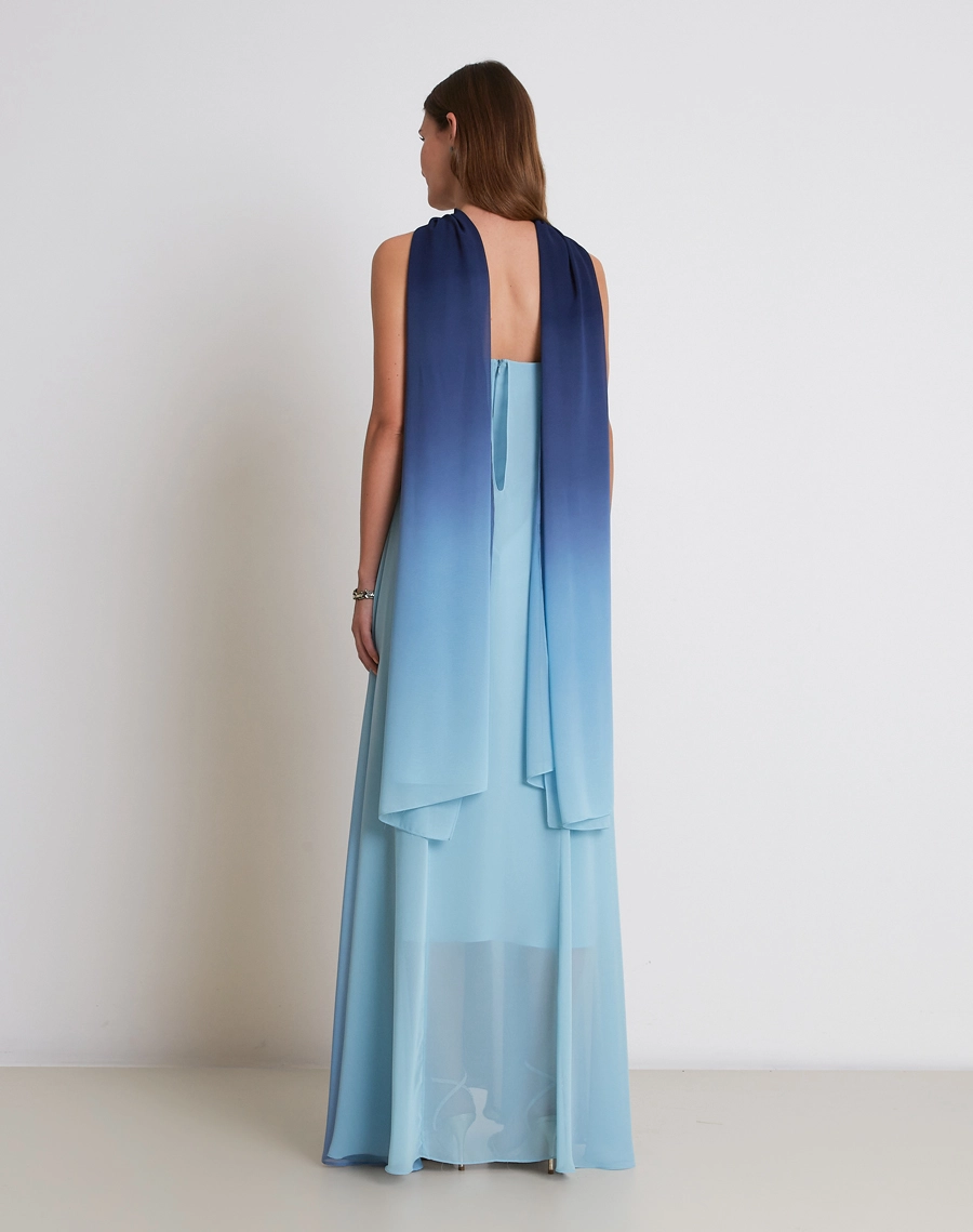 O Vestido Longo Nanda é confeccionado em Chiffon degradê, tecido leve, delicado e de excelente fluidez, que proporciona um caimento suave ao corpo.<br/>