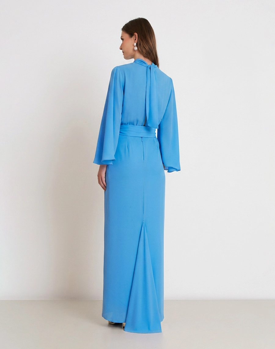 O Vestido Longo Alba é confeccionado em crepinho, tecido de toque macio, caimento leve e excelente fluidez.<br/>

