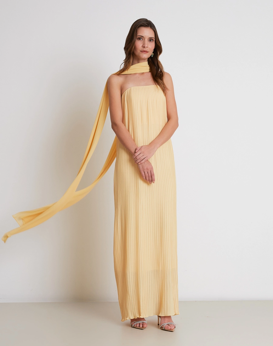 O Vestido Longo Art é confeccionado em crepinho plissado com textura delicada e caimento fluido, proporcionando leveza, movimento e um visual sofisticado.

<BR/>
