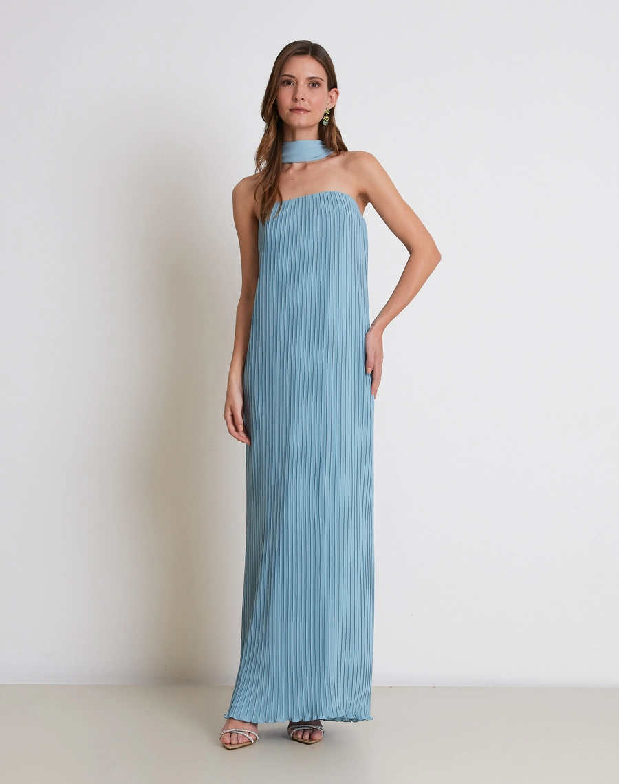 O Vestido Longo Art é confeccionado em crepinho plissado com textura delicada e caimento fluido, proporcionando leveza, movimento e um visual sofisticado.

<BR/>
